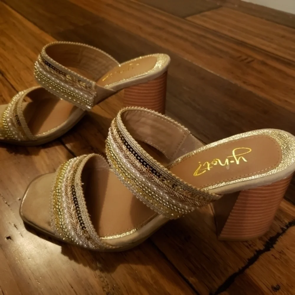 Y‎ Not sequins beaded Lucas 9m heels